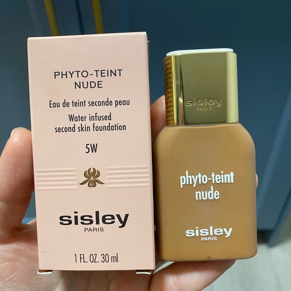 Charlotte Tilbury, YSL, Guerlain, Sisley foundations - Picture 5 of 8